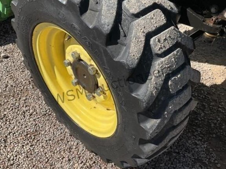 john-deere-3320-image-9