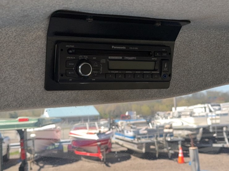 new-holland-t6030-image-15