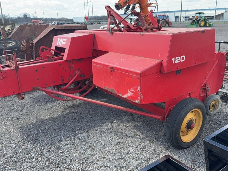 massey-ferguson-120-image-4