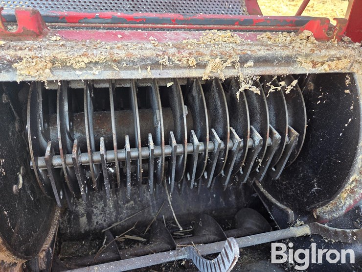 case-ih-fps-1360-0049-grinder-mixer-w/scale-image-15