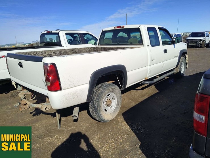 2005-chevrolet-silverado-2500hd-image-3