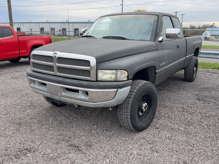 1997-dodge-ram-2500-image-1