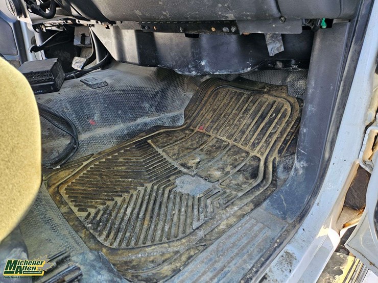 2005-chevrolet-silverado-2500hd-image-27