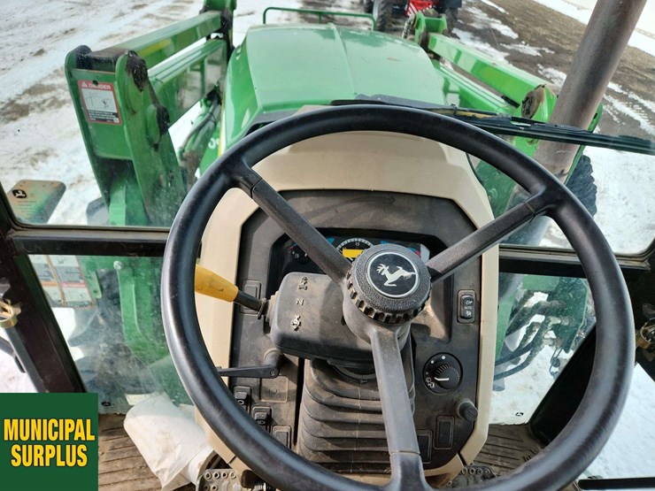 2014-john-deere-6115d-image-18