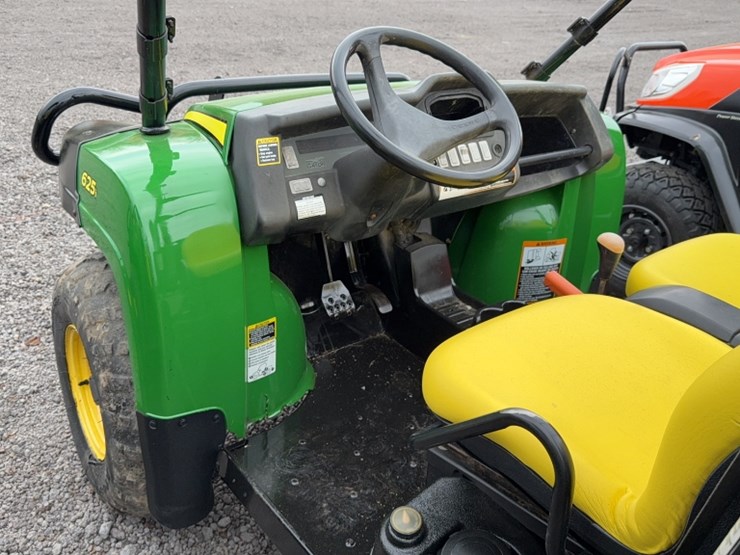 2012-john-deere-gator-image-13