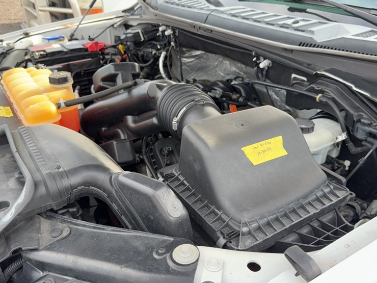 2016-ford-f150-image-24