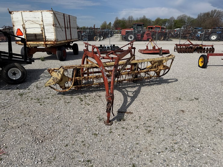 new-holland-258-image-2