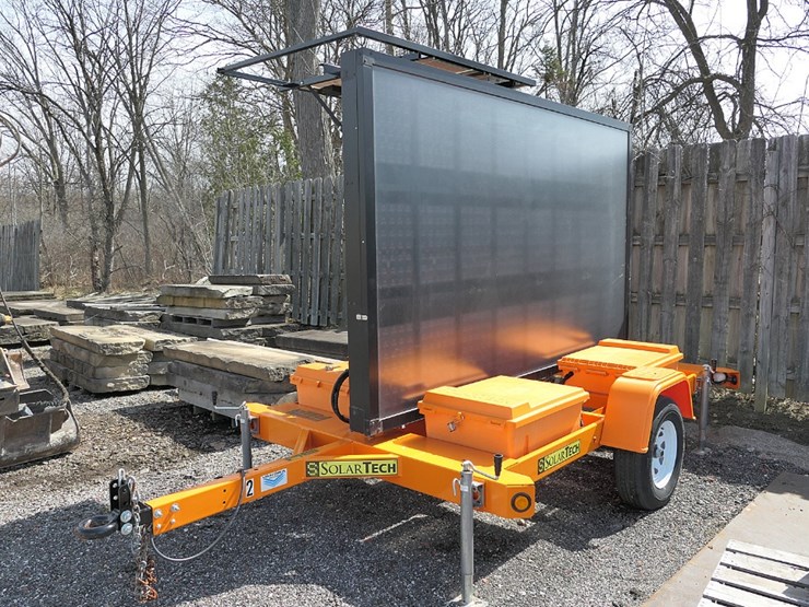 2025-solar-technology-silent-messenger-digital-message-board,-sn:4gm2m1513s1300000-image-1