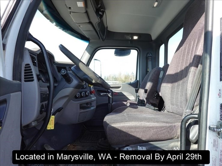 2015-peterbilt-567-image-16