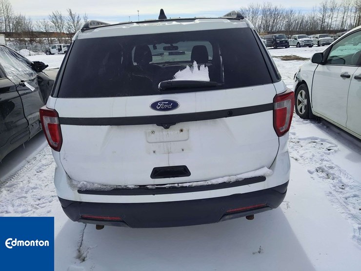 2019-ford-explorer-image-5