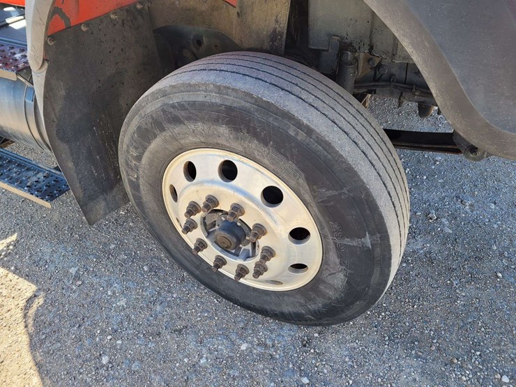 2009-international-tractor-truck-image-4