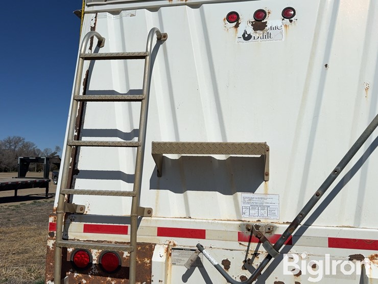 2006-neville-42'-x-image-14