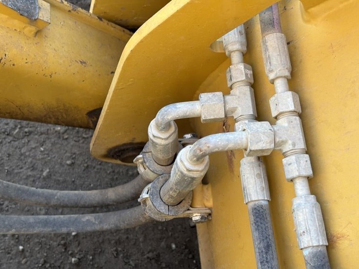 caterpillar-415f2-il-image-16