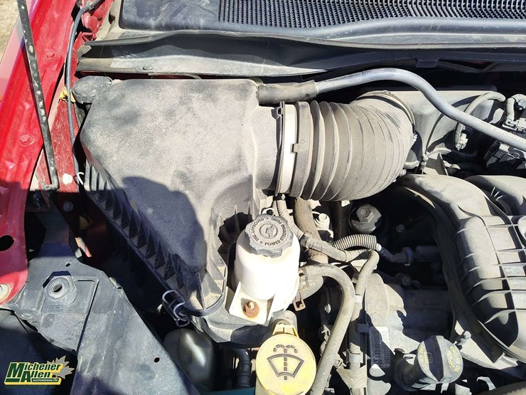 2013-dodge-grand-caravan-se-image-24