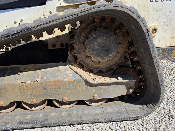 2019-bobcat-t770-image-14