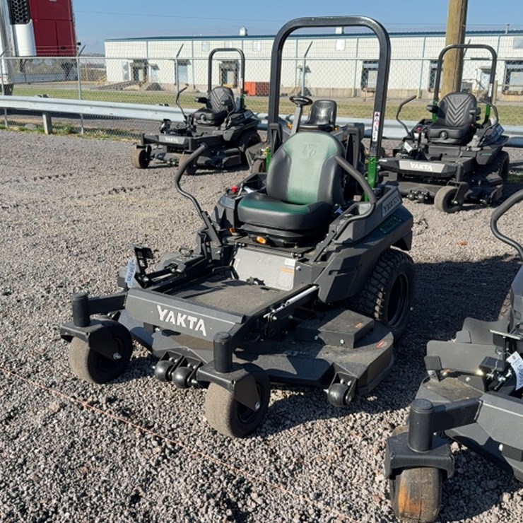 #4055 • YAKTA YXR 320 ZERO TURN MOWER