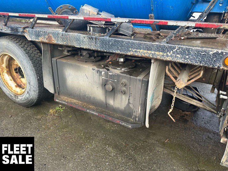 2005-kenworth-t800-image-8