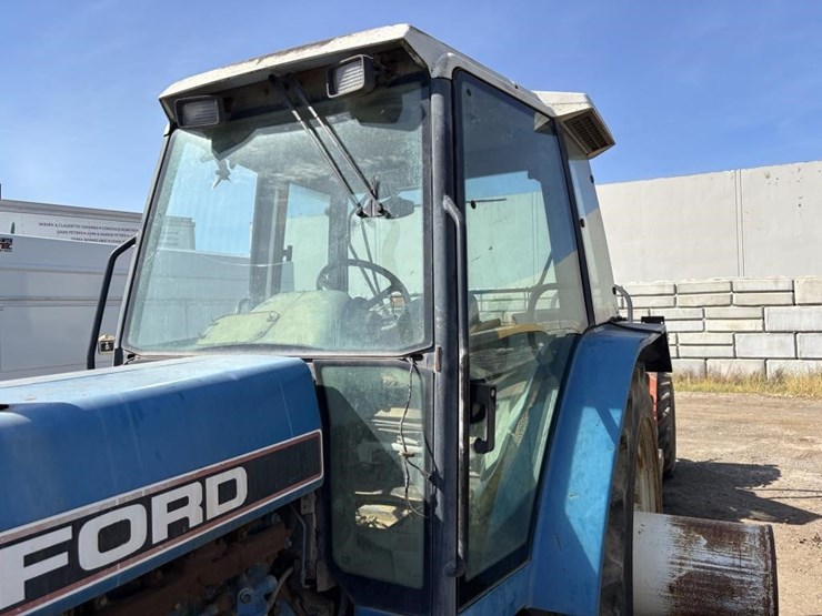 1995-new-holland-8240-image-5