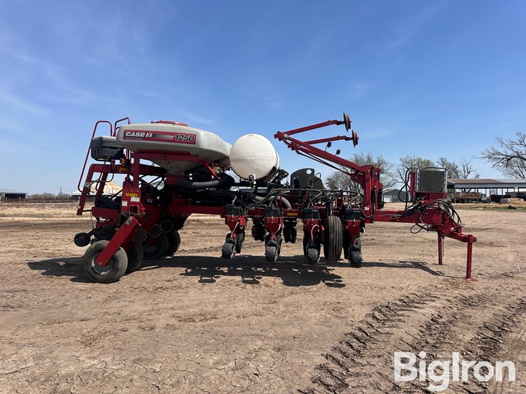 2012-case-ih-1250-image-4