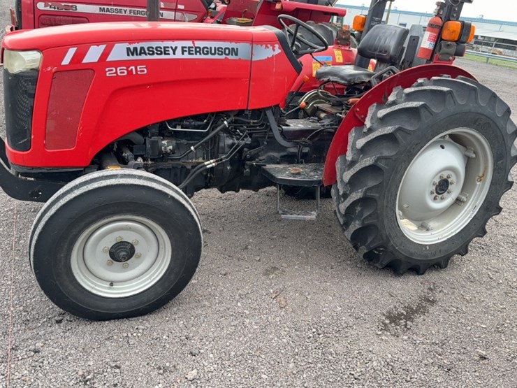 massey-ferguson-2615-image-15