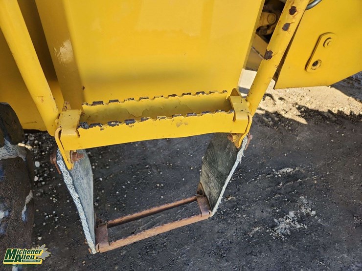 2005-caterpillar-924g-image-35