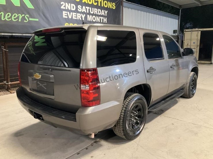 2012-chevrolet-tahoe-image-7