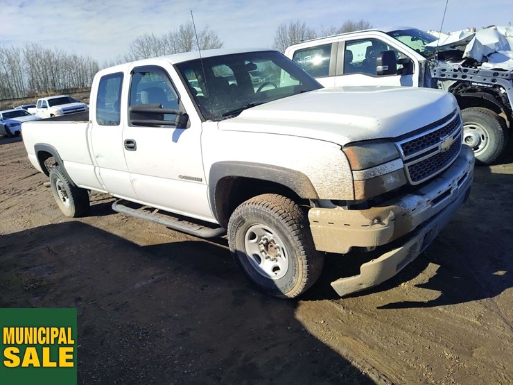 2005-chevrolet-silverado-2500hd-image-4