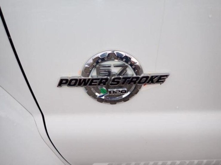 2015-ford-f450-lariat-image-29