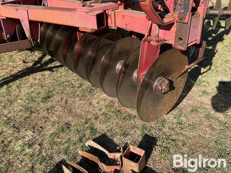 massey-ferguson-620-image-11