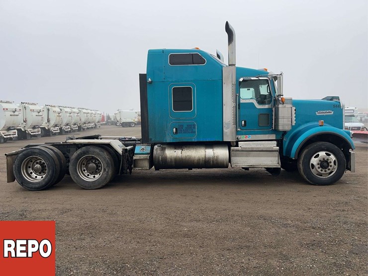 2019-kenworth-w900-image-7