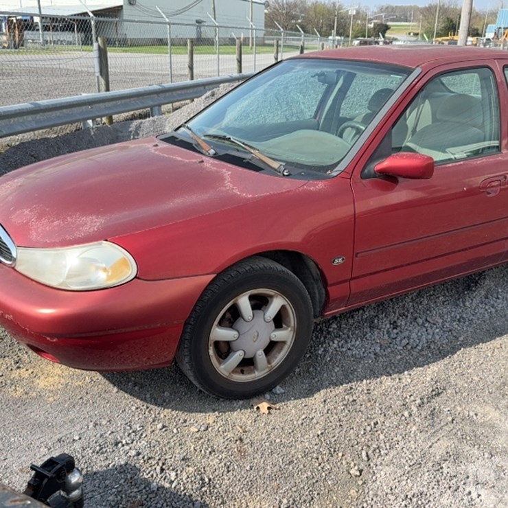 #4023 • 1999 FORD CONTOUR SEDAN