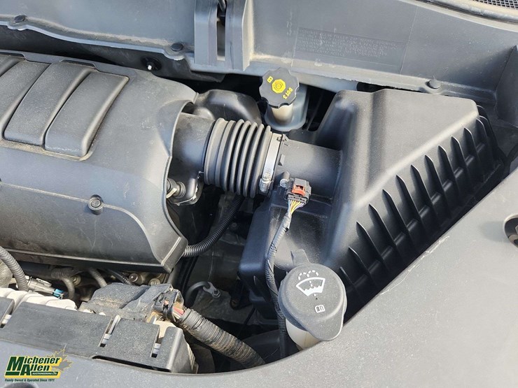 2014-gmc-acadia-denali-image-29