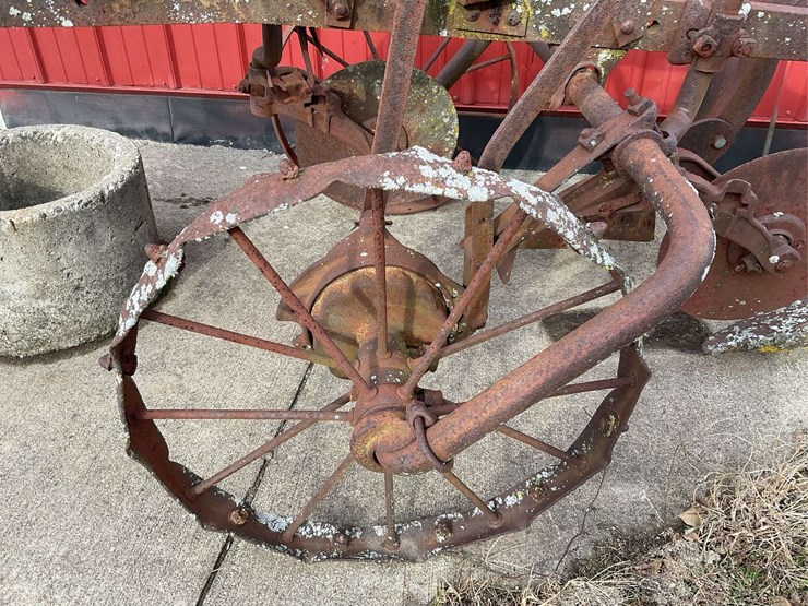 john-deere-12-image-7