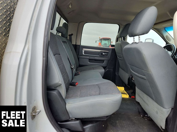 2015-ram-5500-slt-image-21