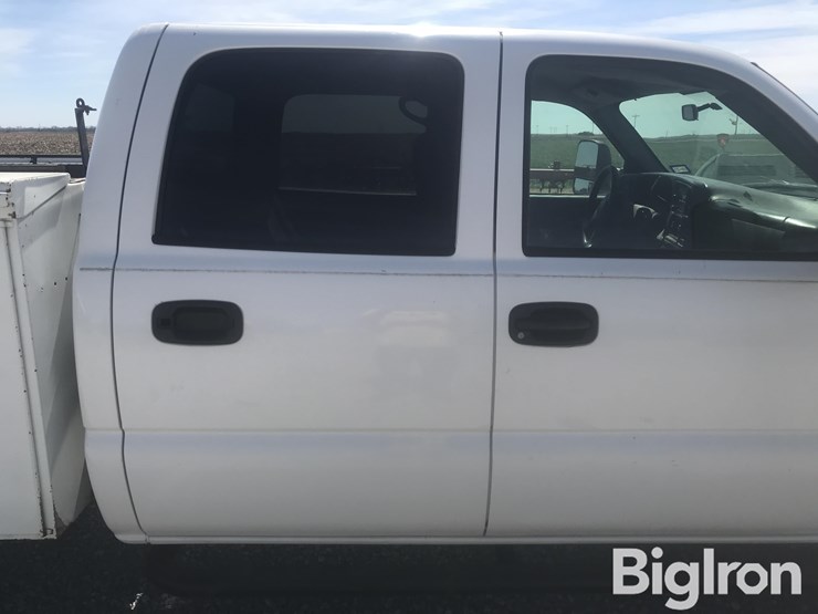 2007-chevrolet-3500-image-16