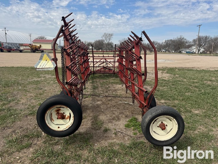 international-310-image-6