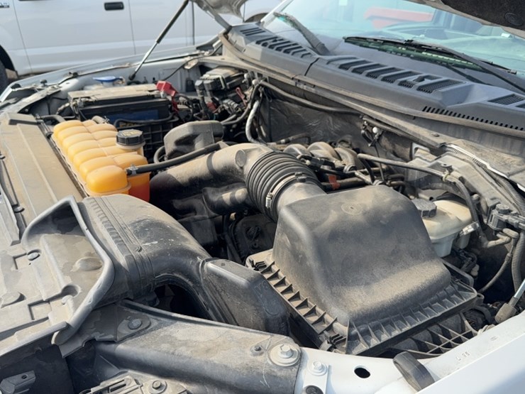 2016-ford-f150-image-25