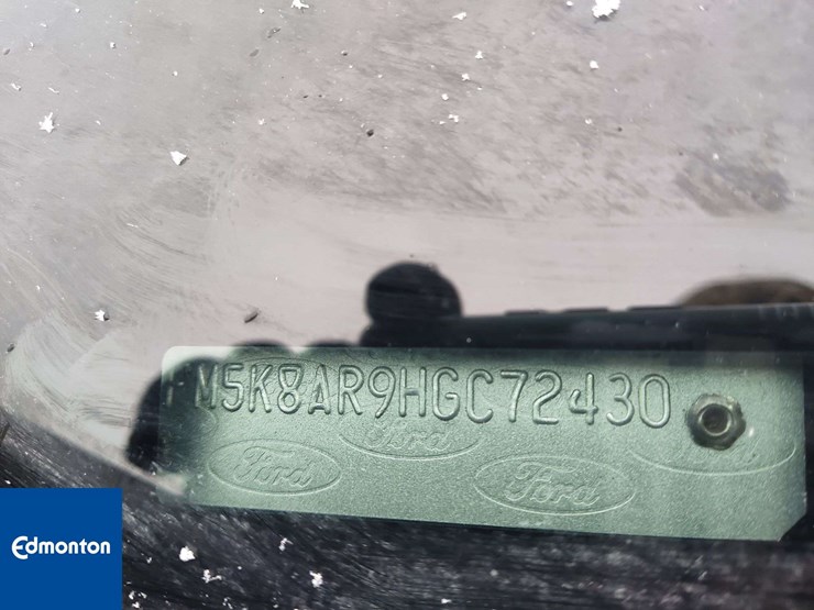 2017-ford-explorer-image-36