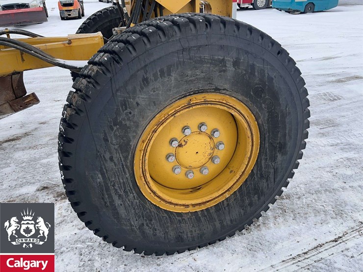 2011-caterpillar-140m-image-12