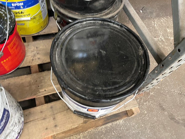 #2557-•-pallet-of-roofing-material-(columbia-heights,-mn)-image-11