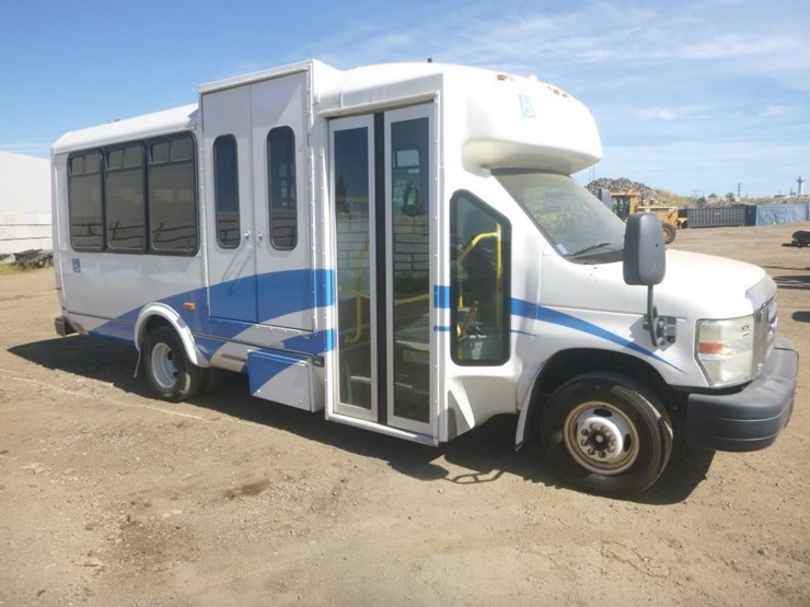 2014-ford-e450-image-3