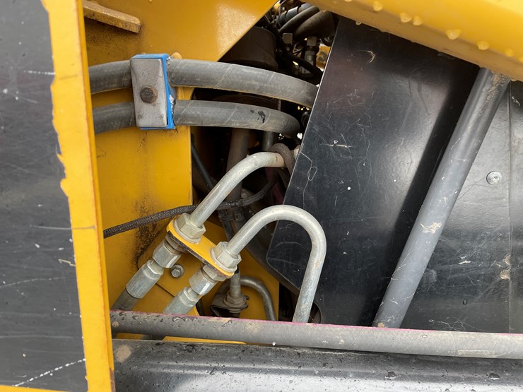 2015-caterpillar-279d-image-26