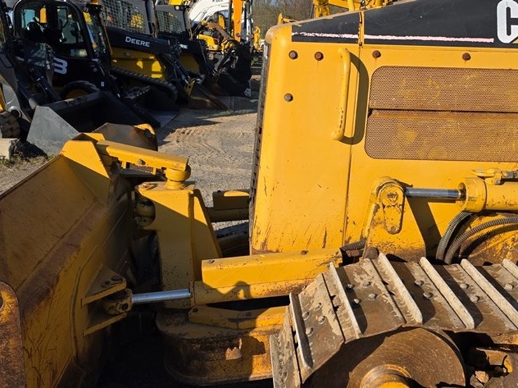 2005-caterpillar-d4g-xl-image-9