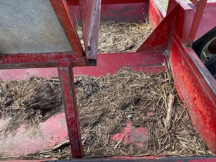 h&s-20'-tricycle-front-feeder-wagon-image-4