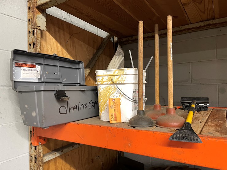 #2586-•-plumbing-tools-and-plungers-(columbia-heights,-mn)-image-1