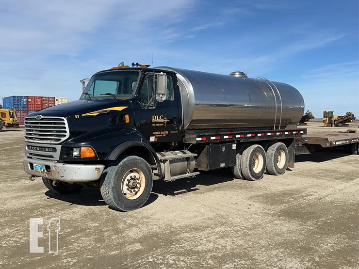 2005-sterling-lt9500-image-1