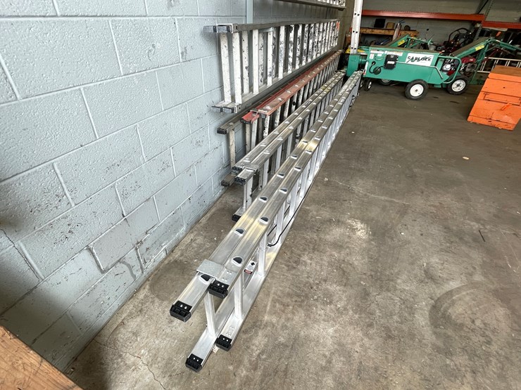 #2576-•-wall-of-extension-ladders-(columbia-heights,-mn)-image-3