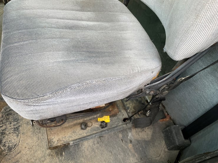 #244-•-1989-peterbilt-flatbed-truck-tractor-(has-mn-title)-(princeton,-mn)-image-14