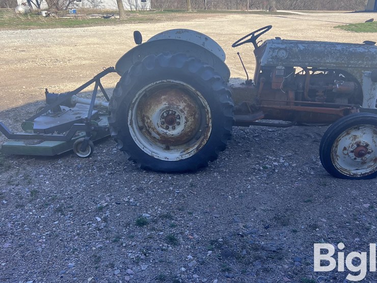 1951-ford-8n-image-4