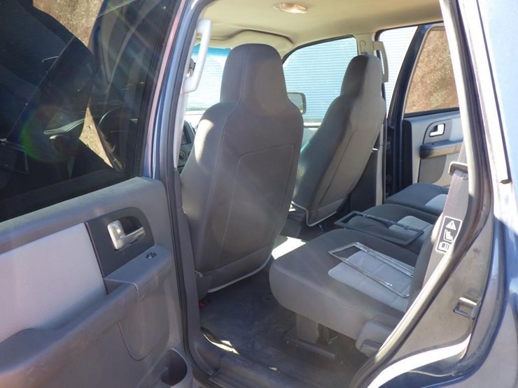 2003-ford-expedition-image-8